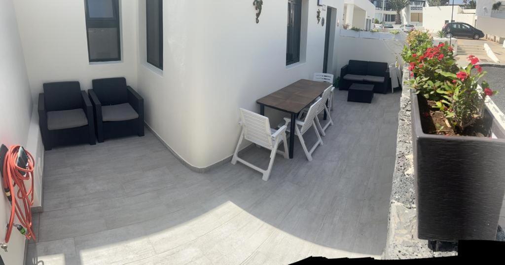 Luxury Casa Playa Roca Bord De Mer Costa Teguise Buitenkant foto